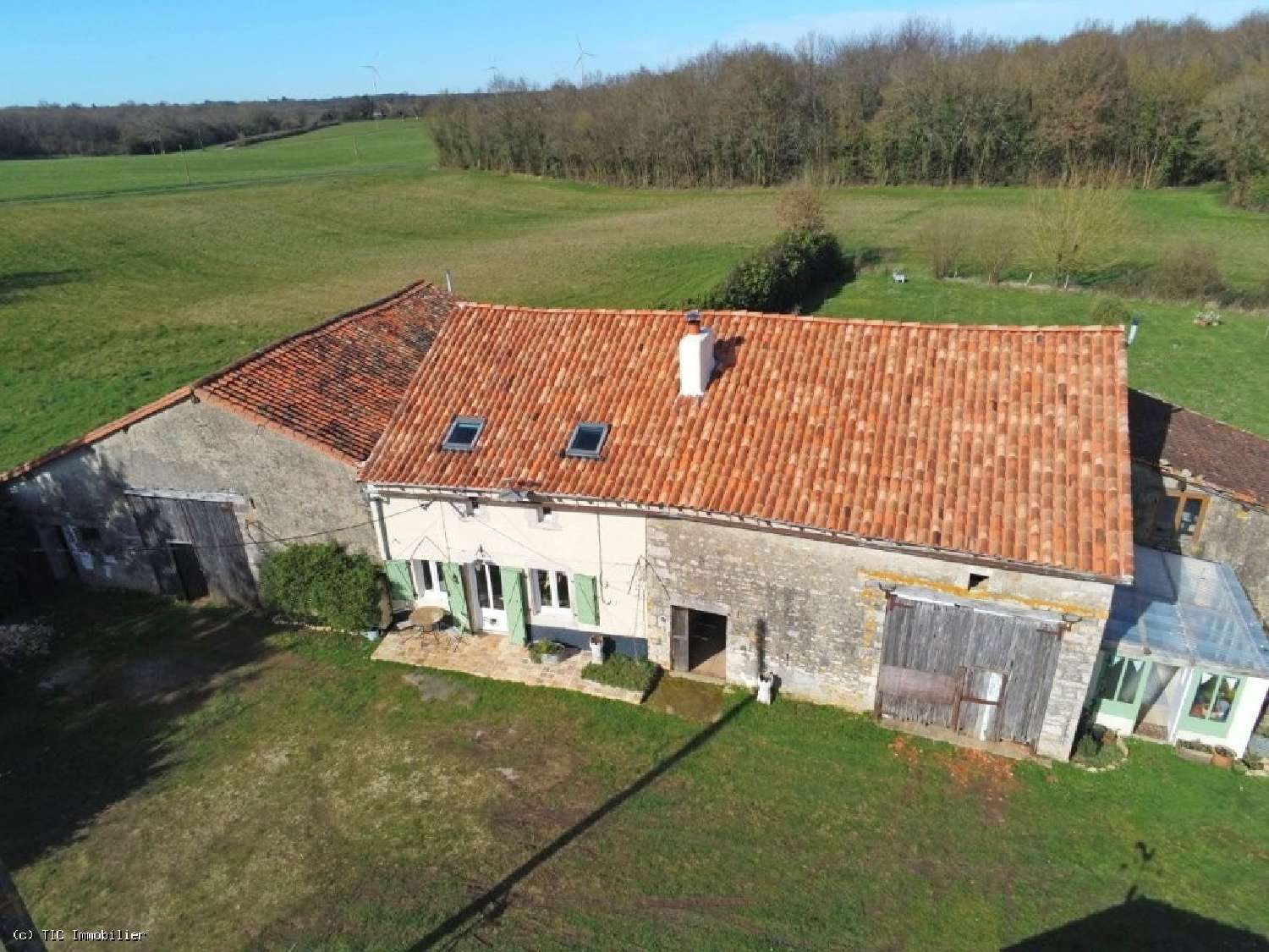  for sale house Lizant Vienne 1