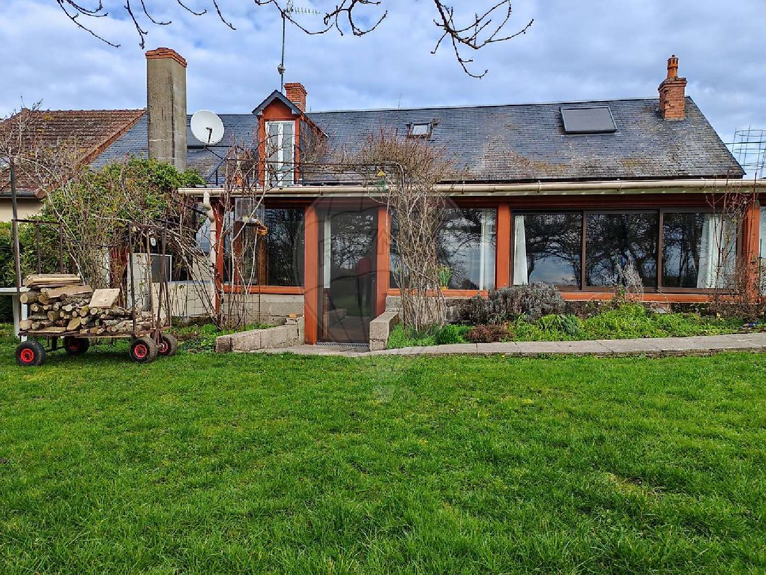  te koop huis Montapas Nièvre 2