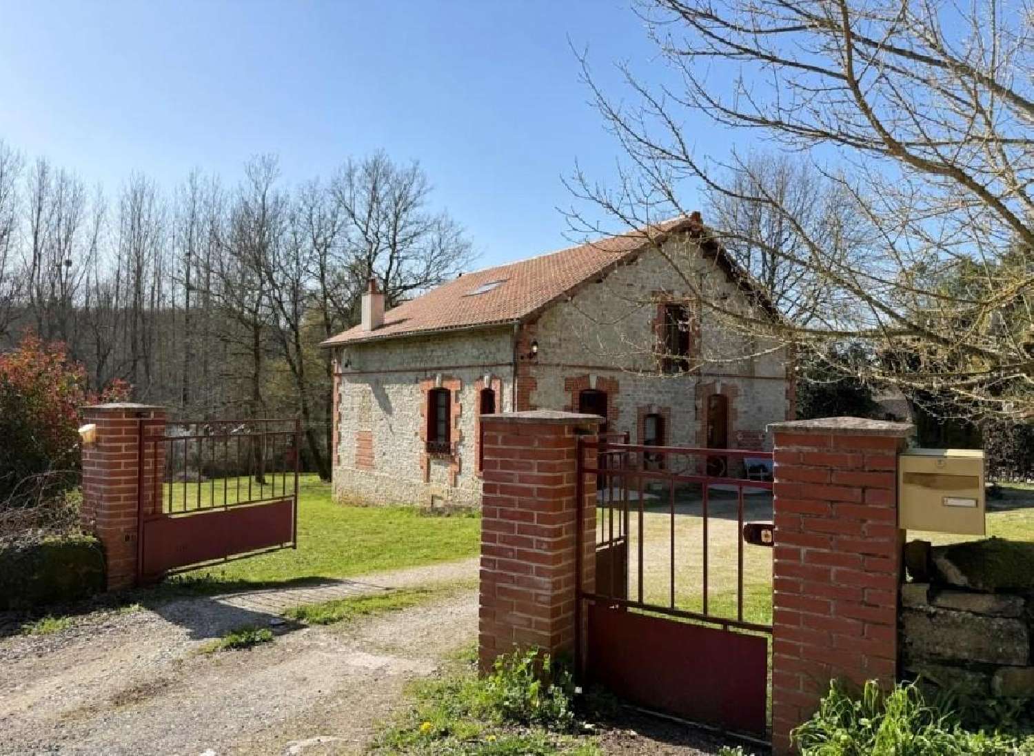 te koop huis Nanteuil-en-Vallée Charente 4
