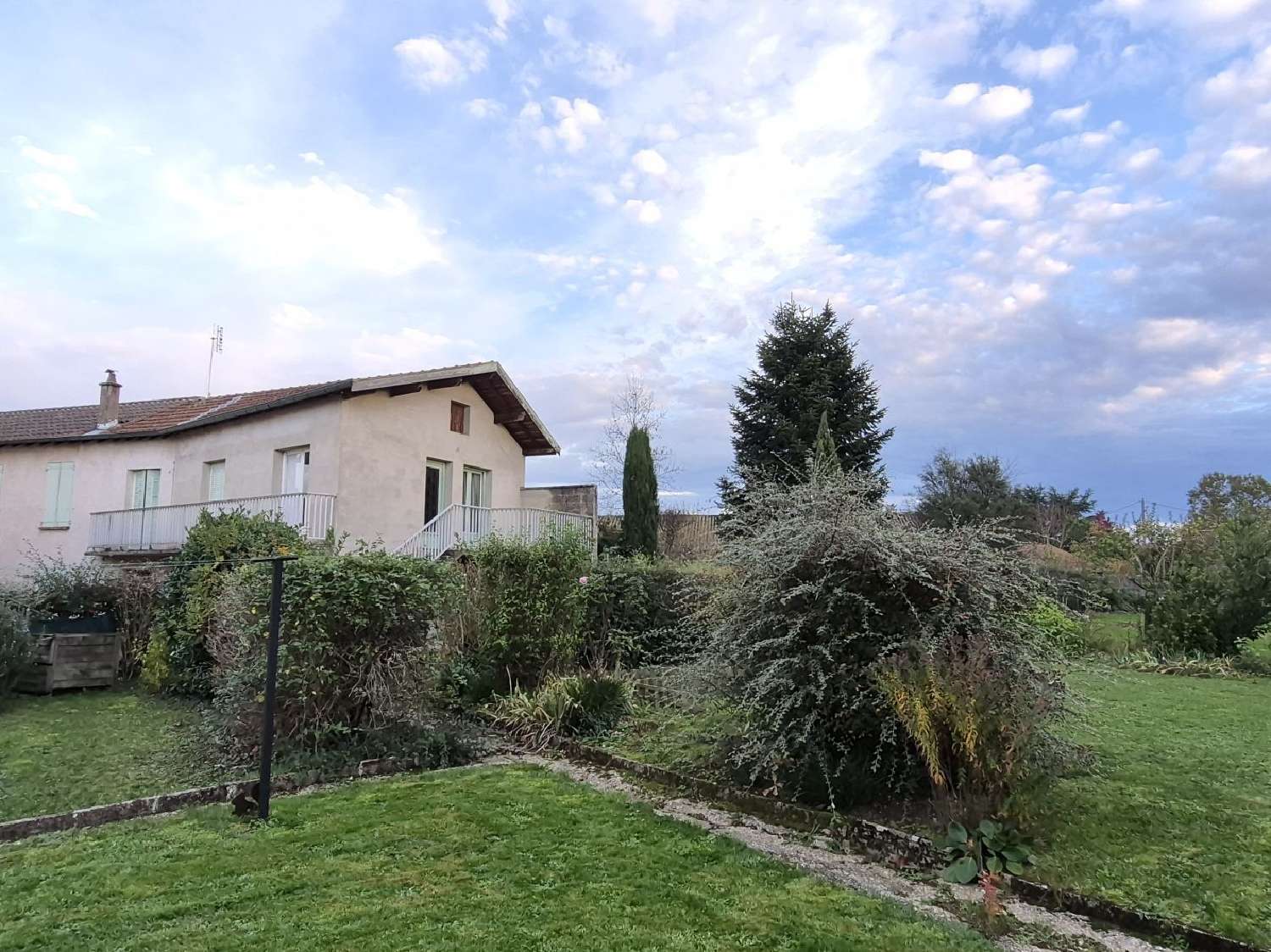  te koop huis Neuville-les-Dames Ain 1