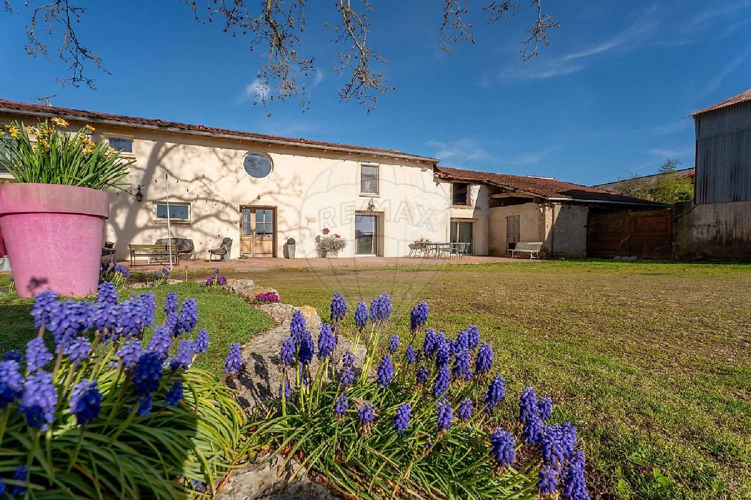  à vendre maison Neuville-les-Dames Ain 1