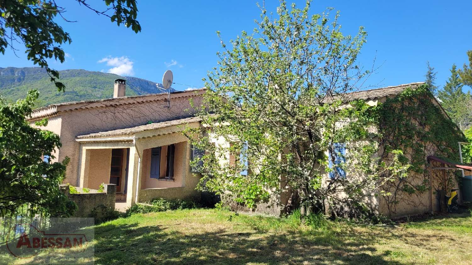  for sale house Noyers-sur-Jabron Alpes-de-Haute-Provence 2