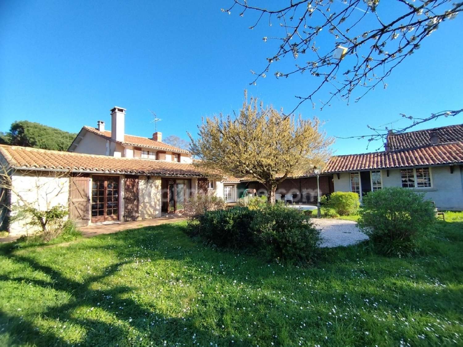 te koop huis Rivières Charente 1