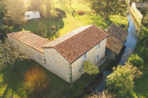 Ruffec Charente huis foto