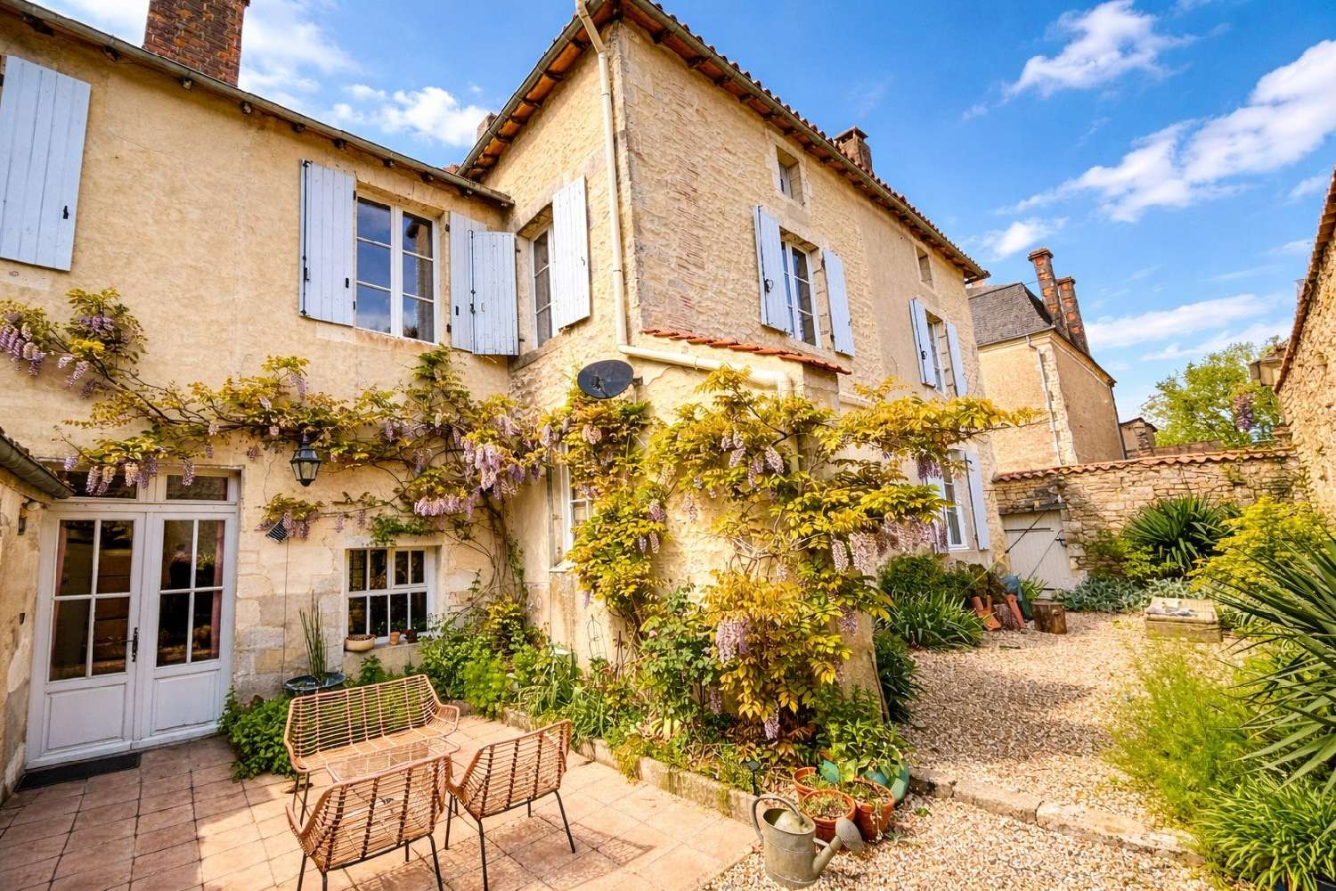  à vendre maison Ruffec Charente 1