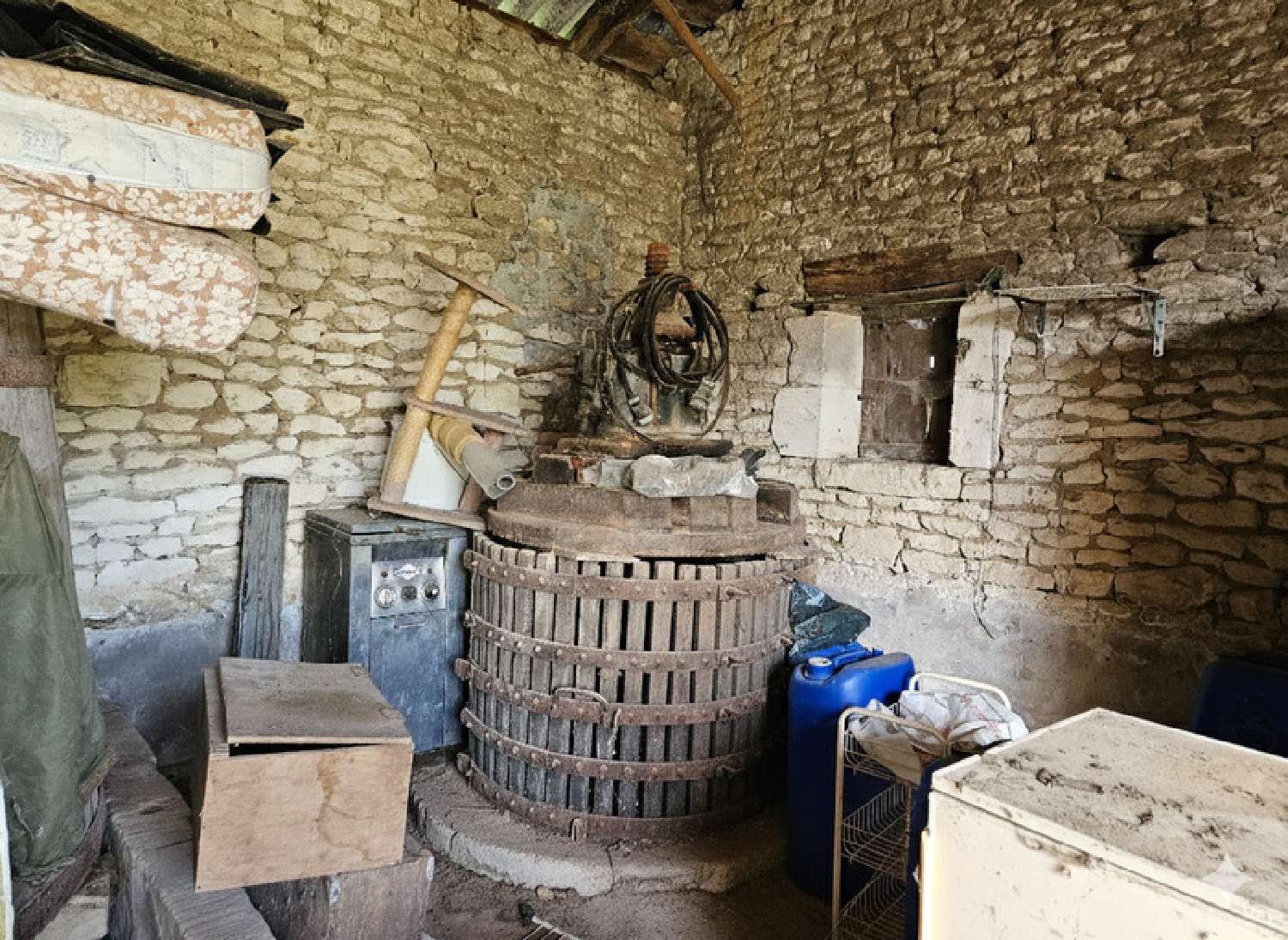  à vendre maison Saint-Dizant-du-Gua Charente-Maritime 8