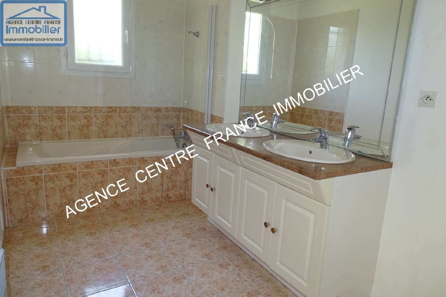  te koop huis Saint-Doulchard Cher 7