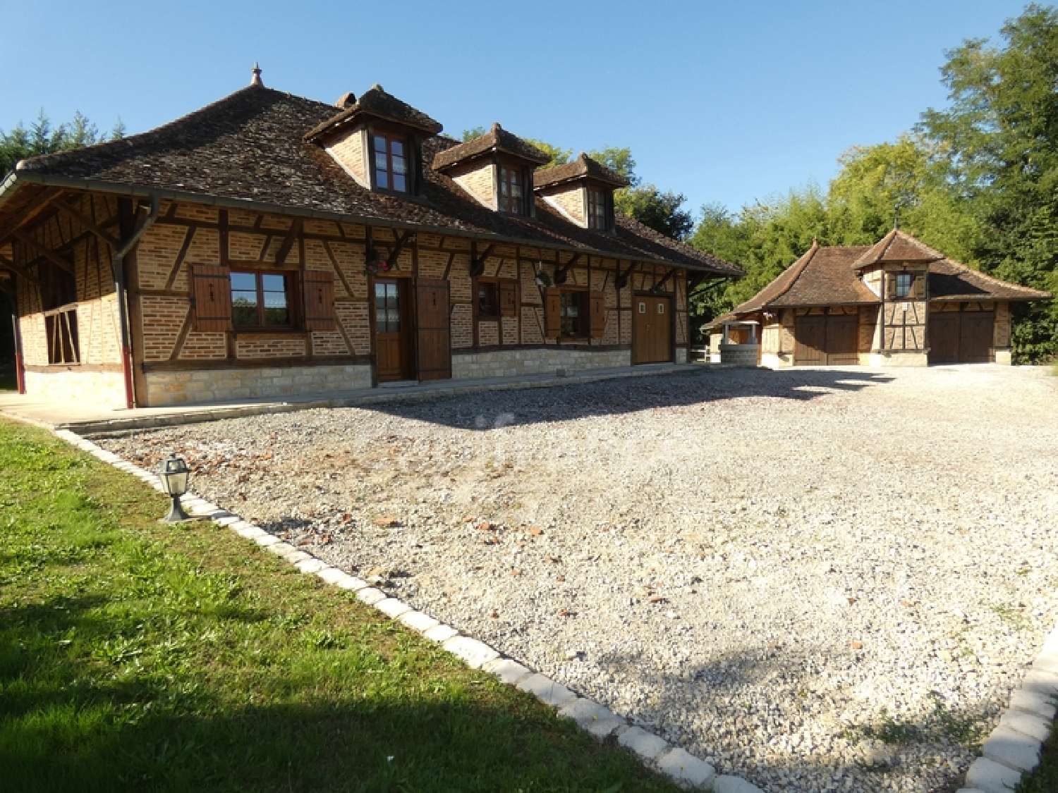  en venta casa Saint-Germain-du-Bois Saône-et-Loire 2