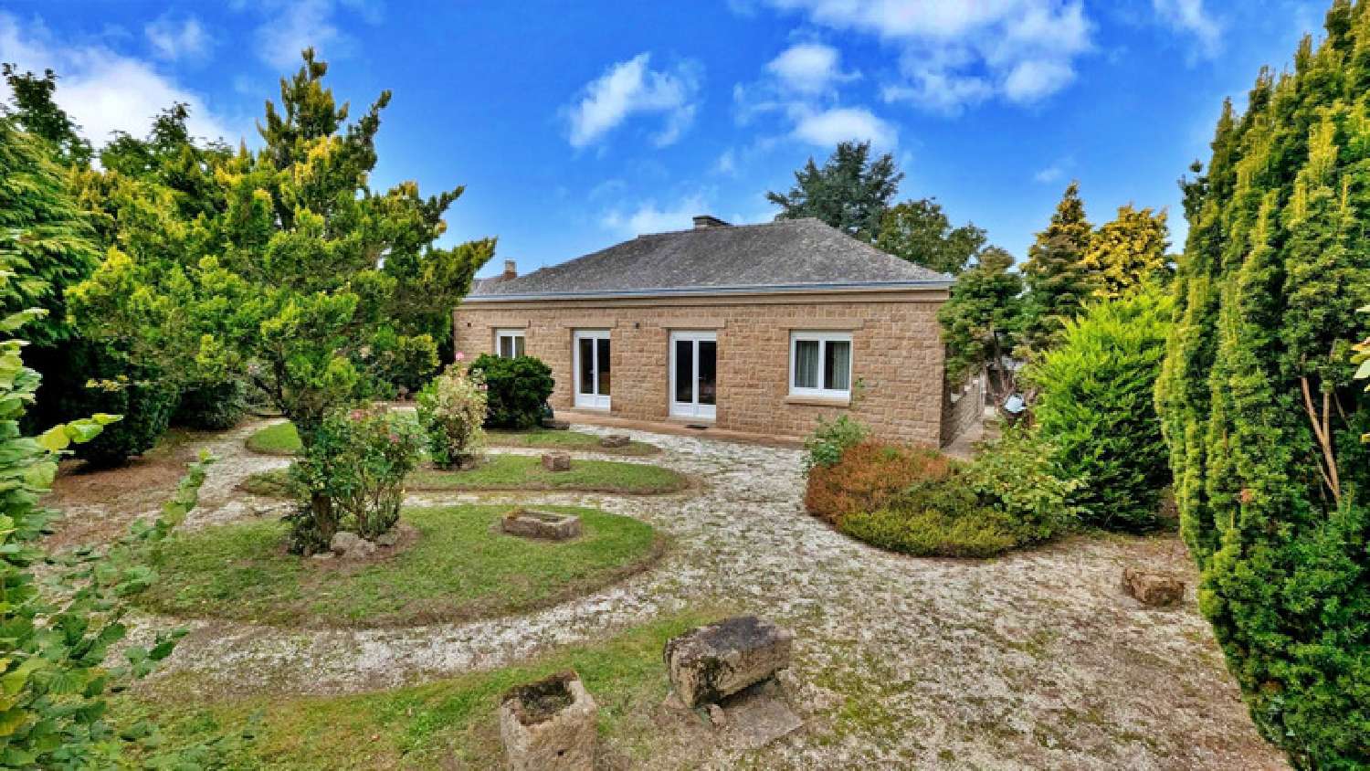  te koop huis Saint-Hilaire-des-Landes Ille-et-Vilaine 1