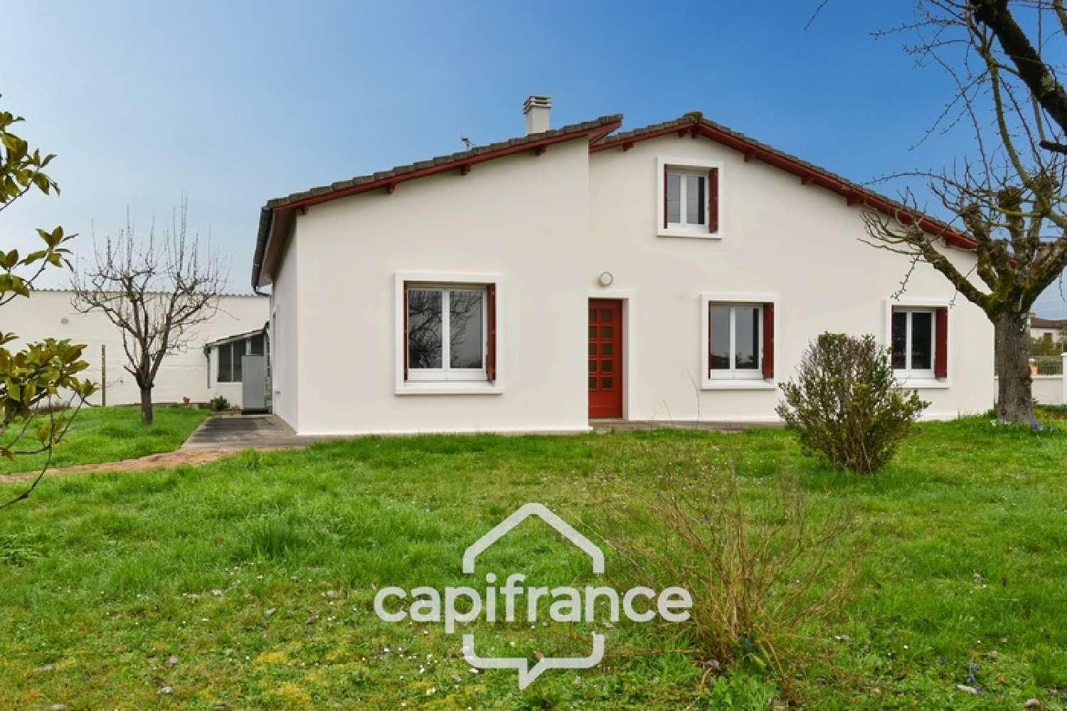 te koop huis Saint-Jean-d'Angély Charente-Maritime 3