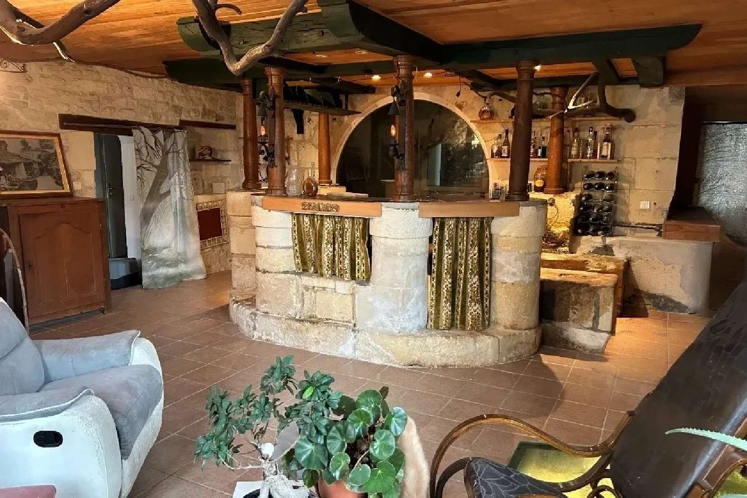 for sale house Saint-Jean-d'Angély Charente-Maritime 2