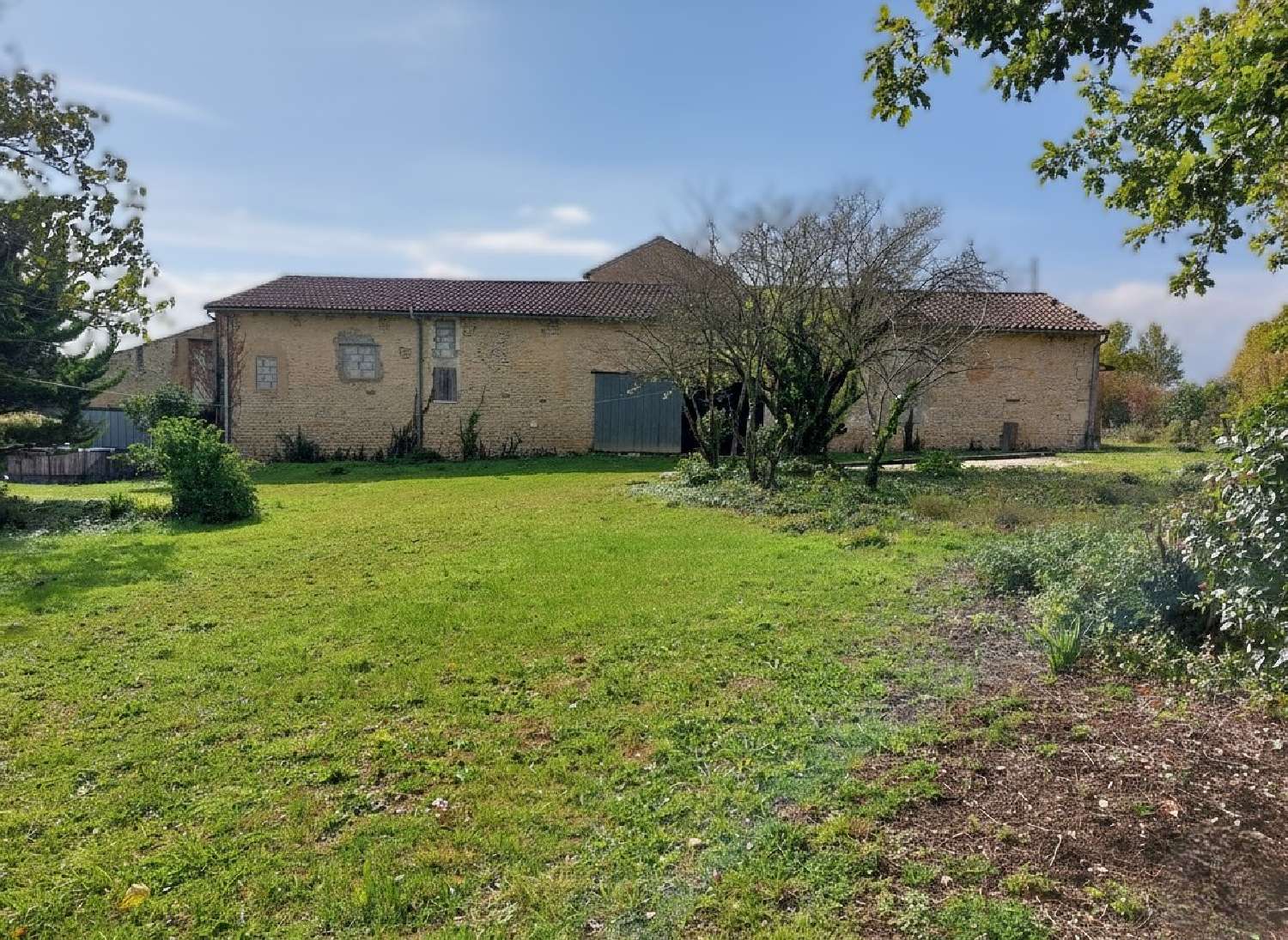  for sale house Saint-Jean-d'Angély Charente-Maritime 5