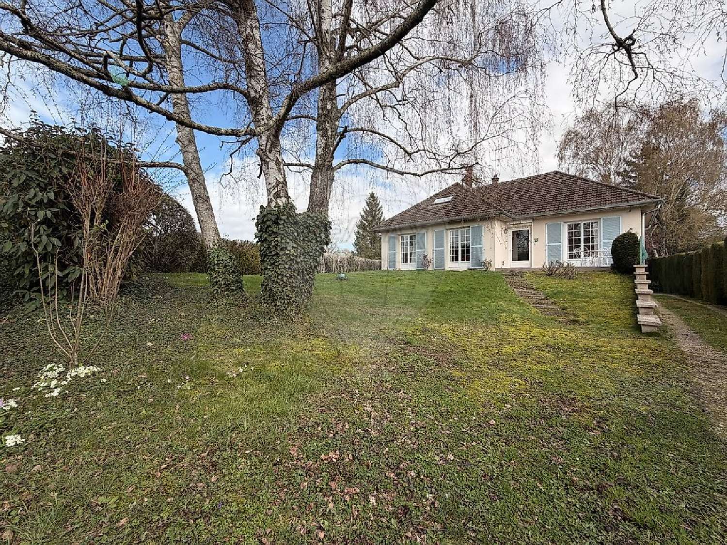  te koop huis Saint-Julien-les-Villas Aube 1