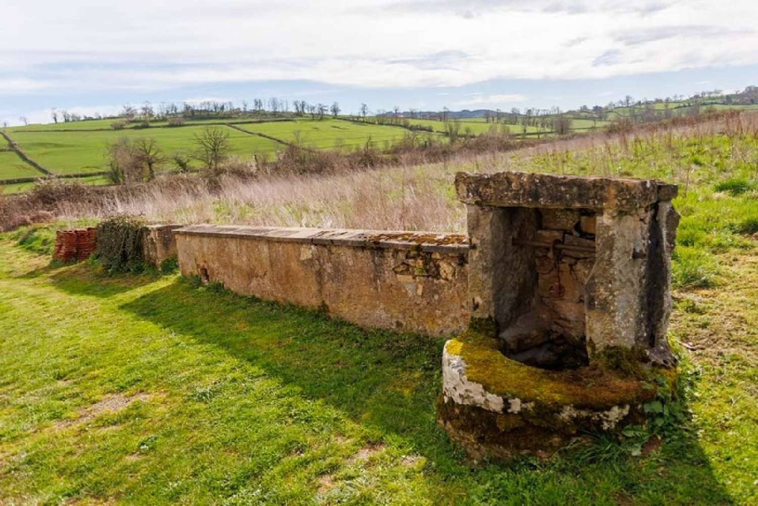 for sale house Saint-Laurent-en-Brionnais Saône-et-Loire 3