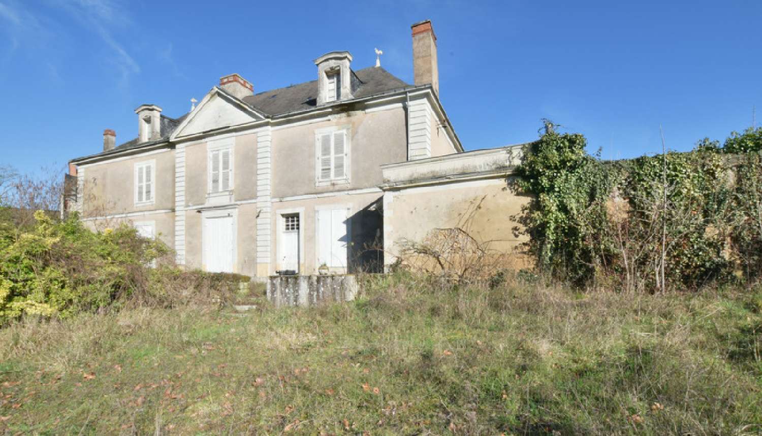  for sale house Seiches-sur-le-Loir Maine-et-Loire 3