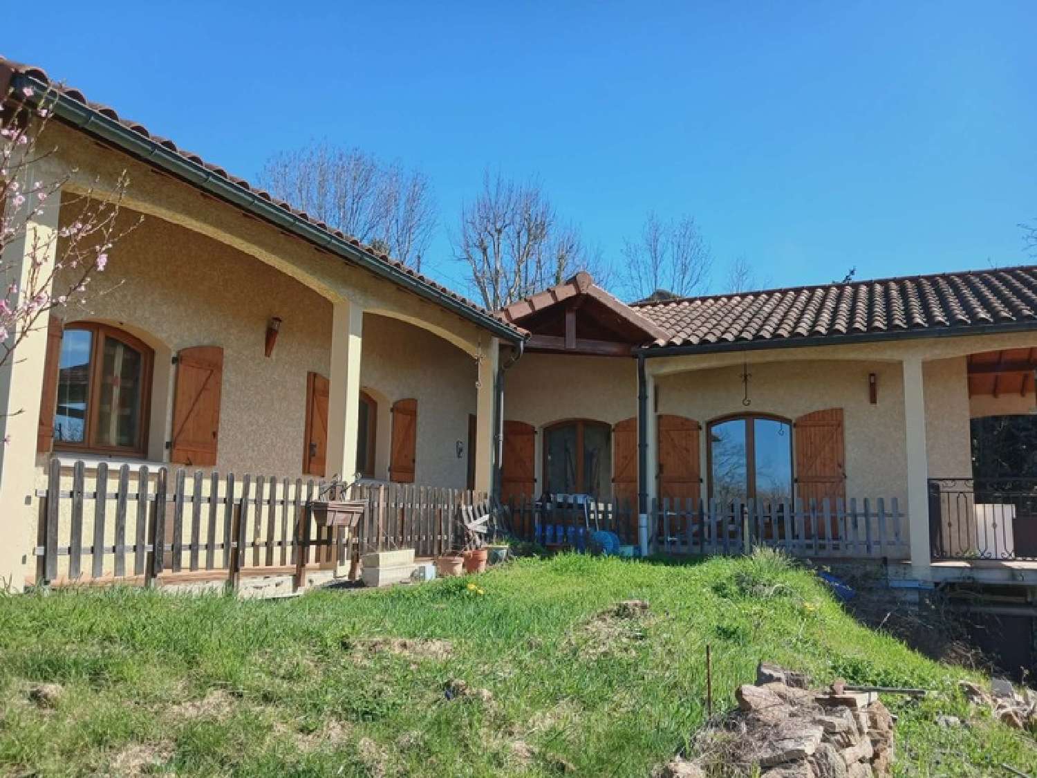  for sale house Vic-le-Comte Puy-de-Dôme 1