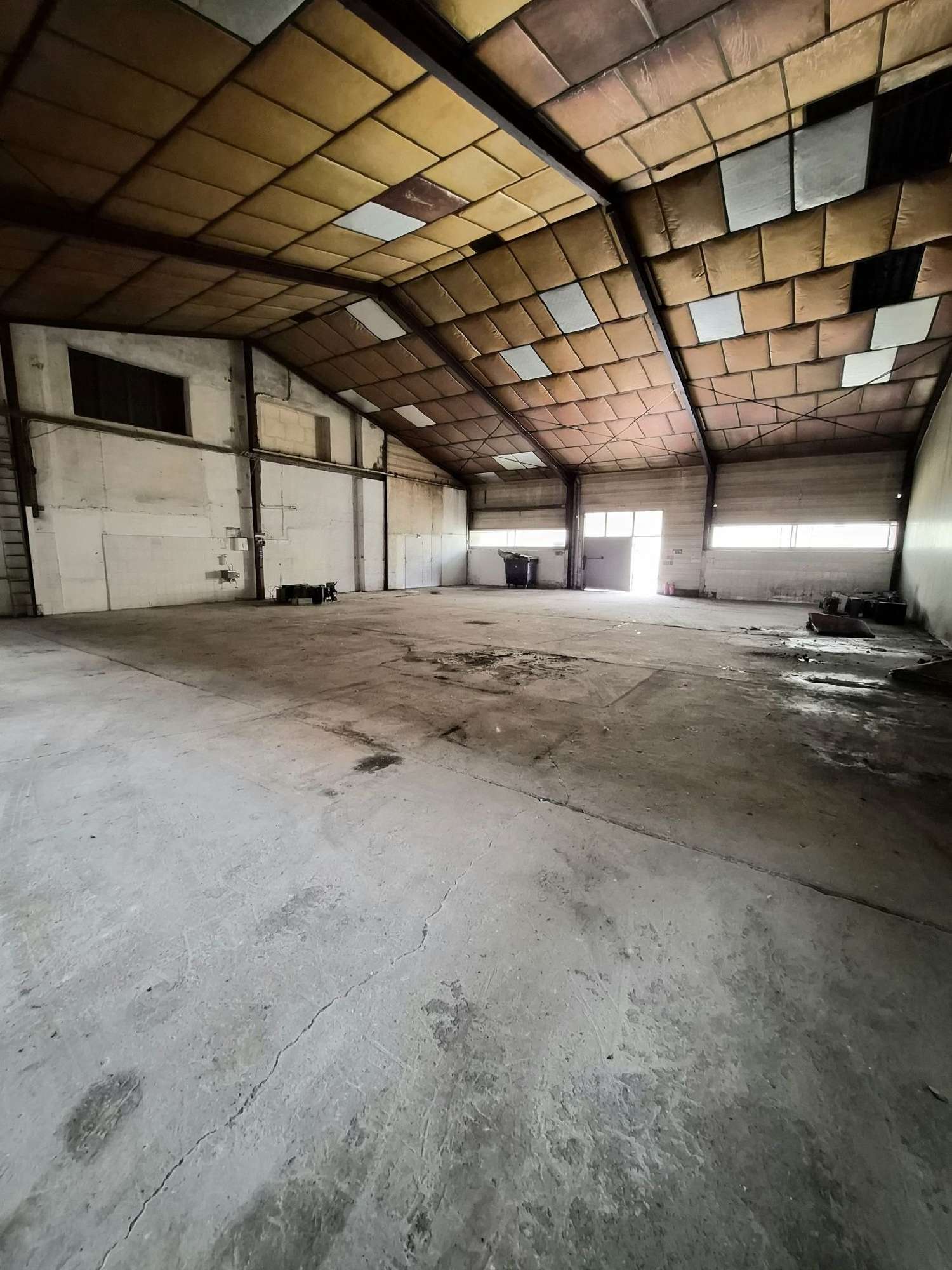 te koop kantoor Alès Gard 1