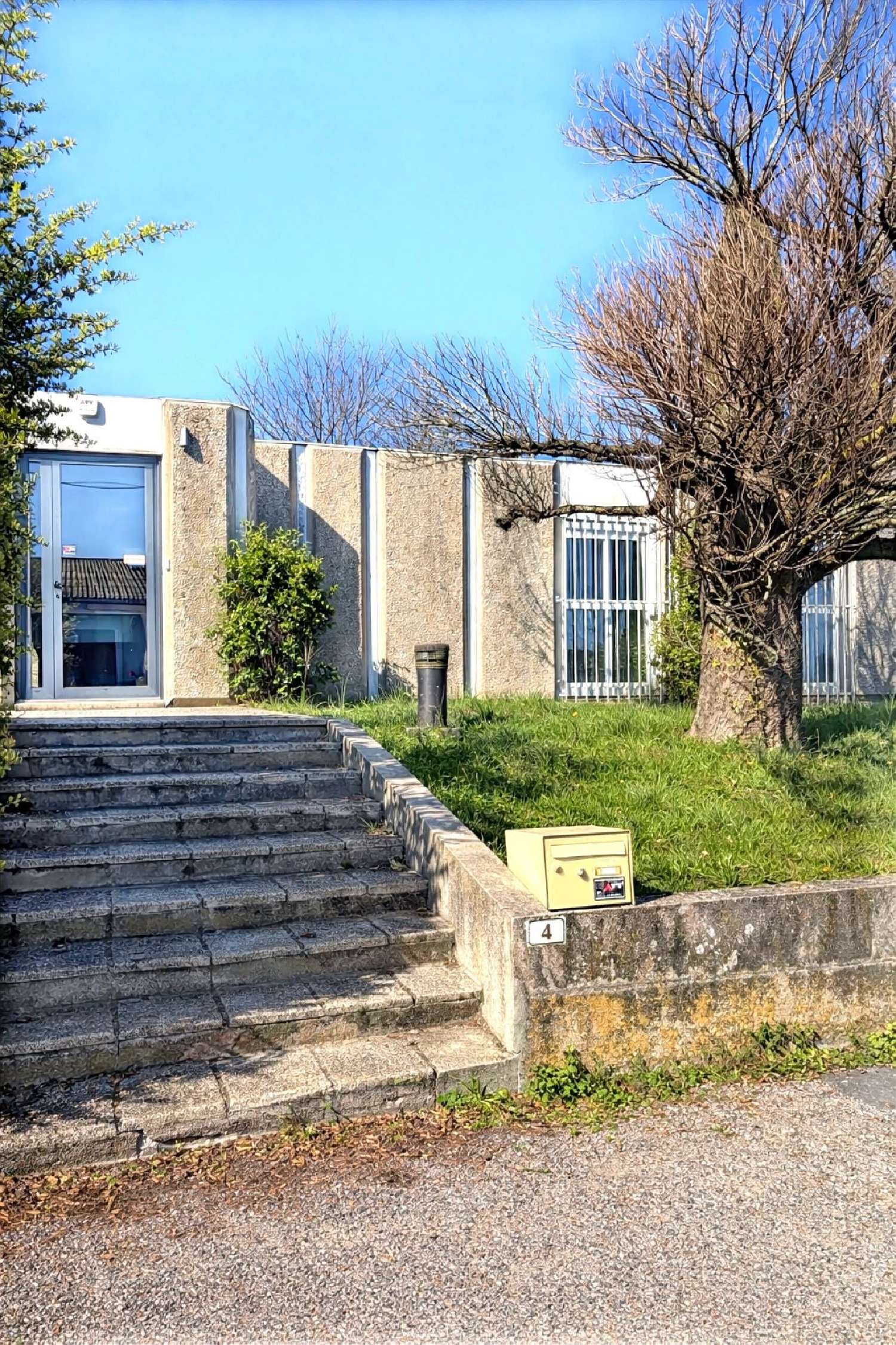  te koop kantoor Aubenas Ardèche 1