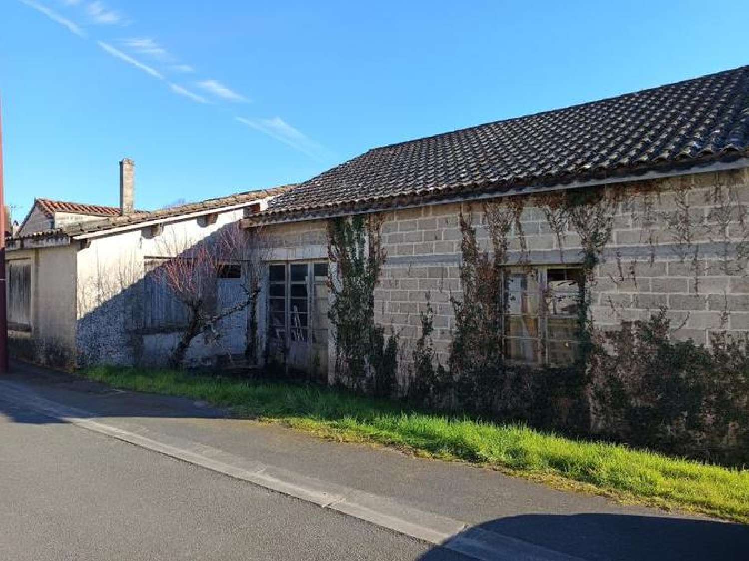 for sale office Le Pizou Dordogne 1