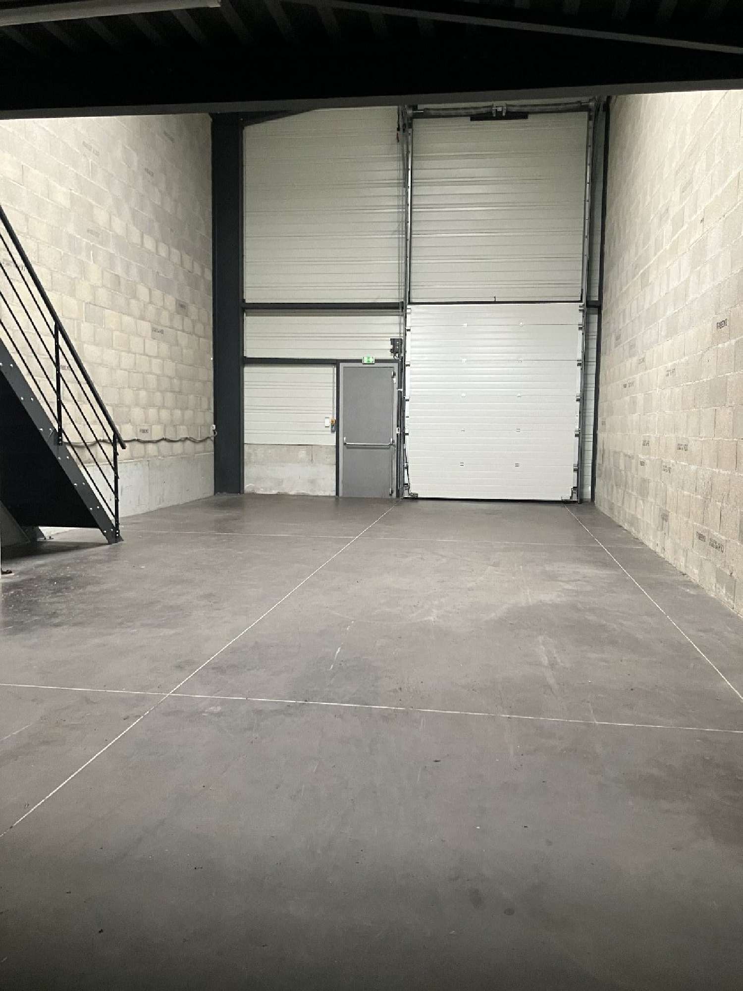 for sale office Vénissieux Rhône 1