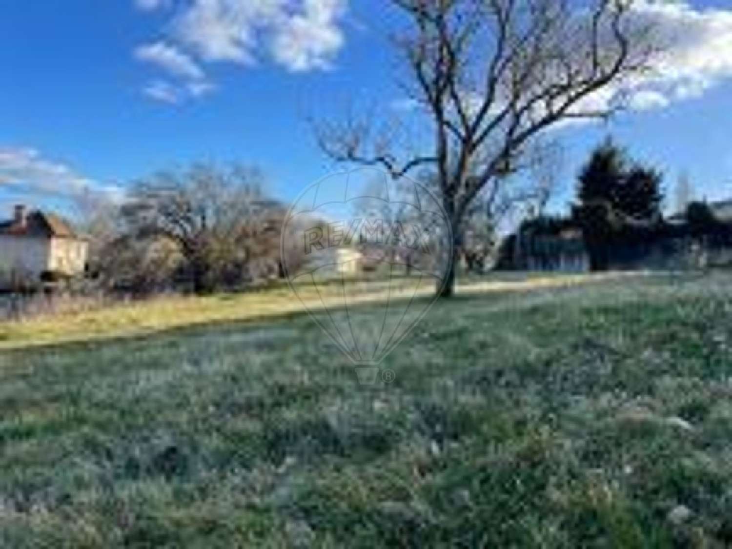  te koop terrein Hauterive Allier 2