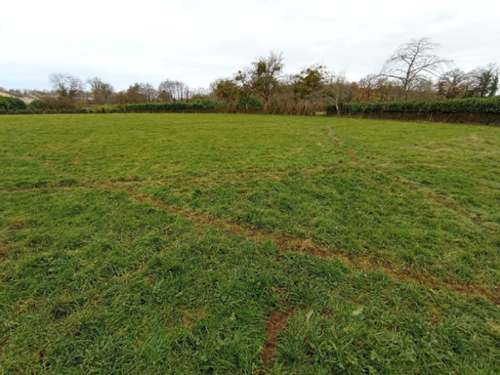 Le Mayet-de-Montagne Allier terrain foto 7294509