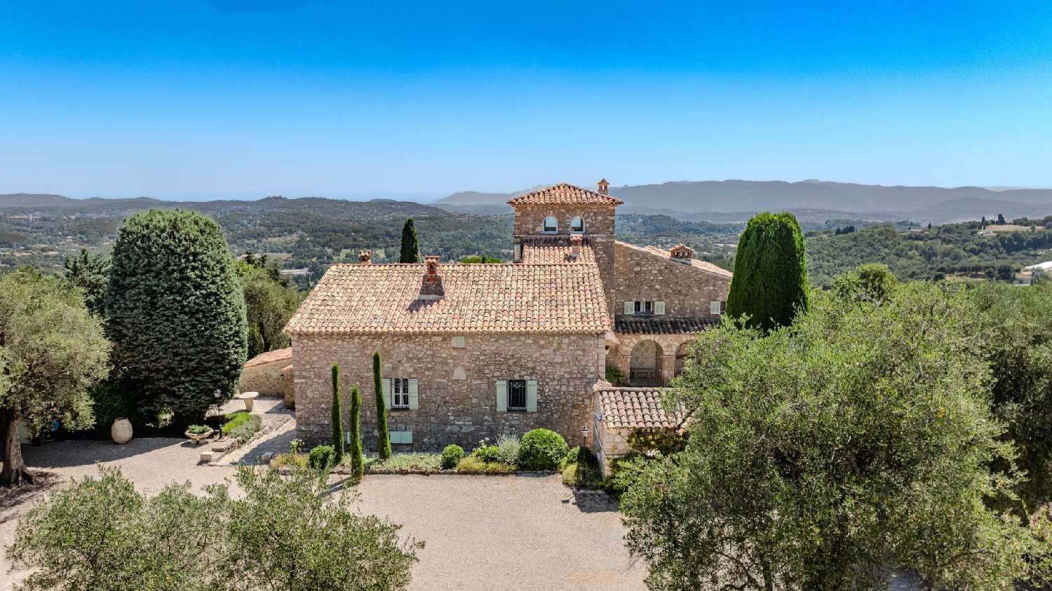  te koop villa Châteauneuf-Grasse Alpes-Maritimes 2