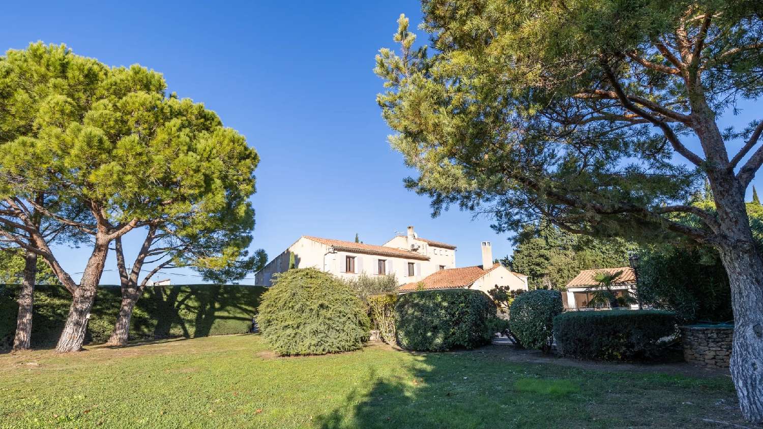  for sale villa Fontvieille Bouches-du-Rhône 1