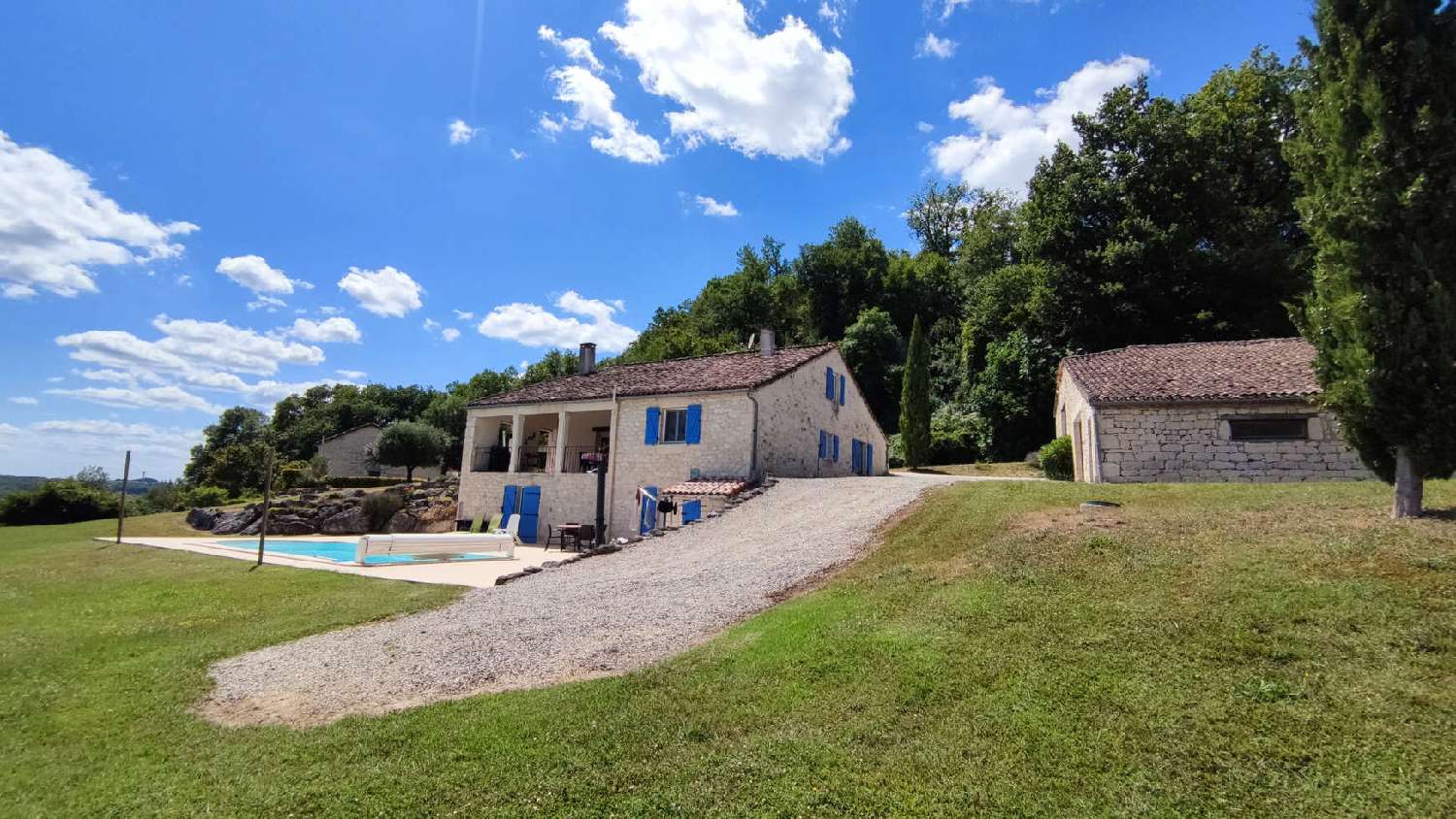  for sale villa Pern Lot 1