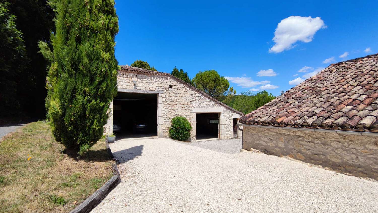  for sale villa Pern Lot 8