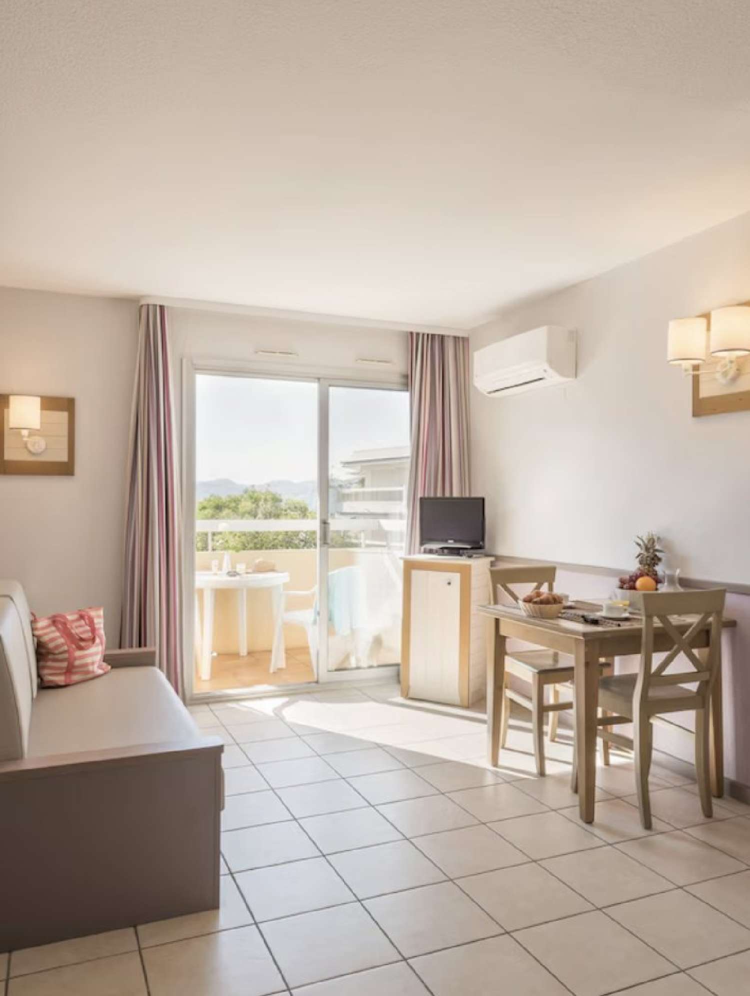 for sale apartment Juan-les-Pins Alpes-Maritimes 2