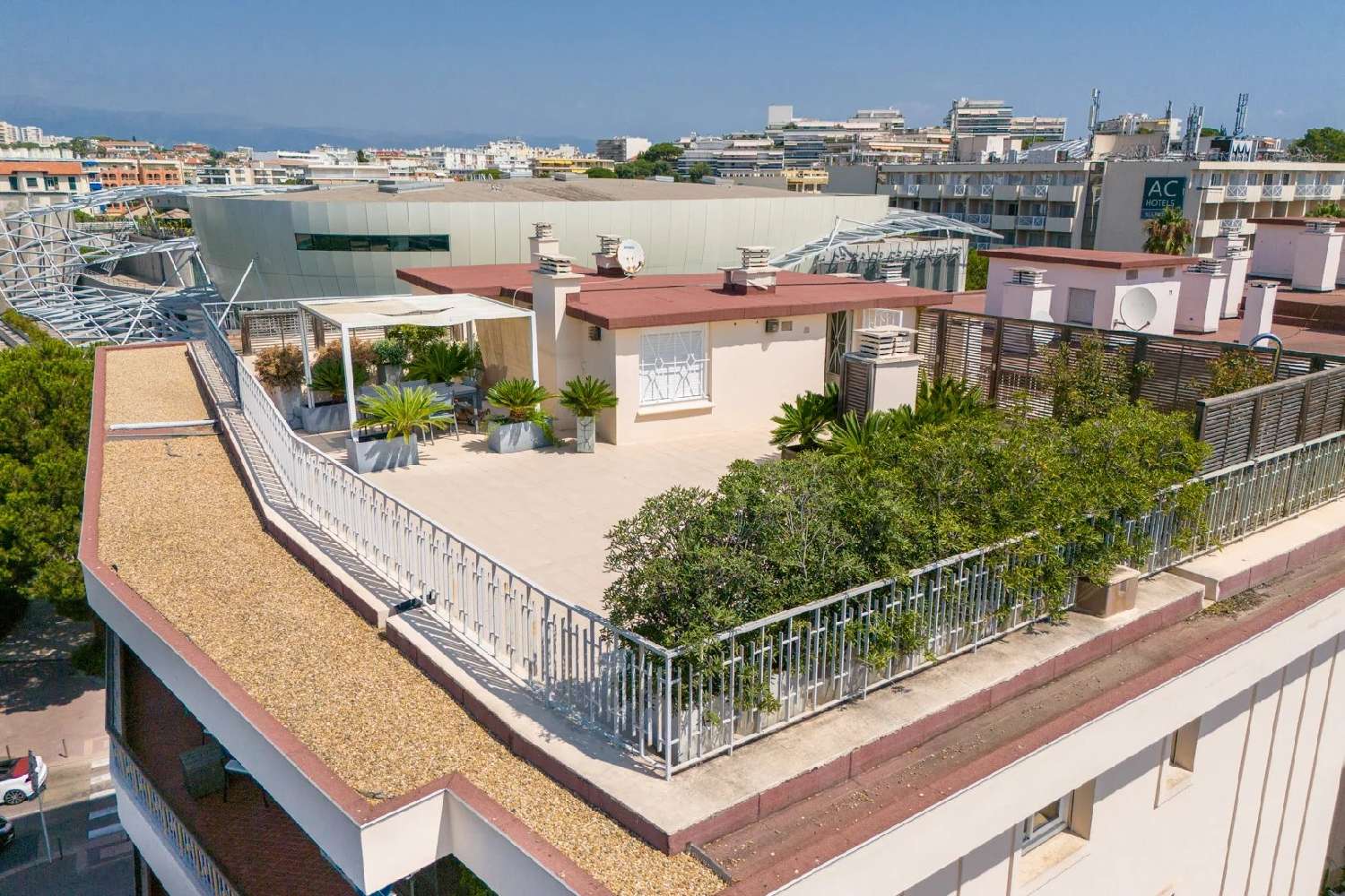 à vendre appartement Juan-les-Pins Alpes-Maritimes 3
