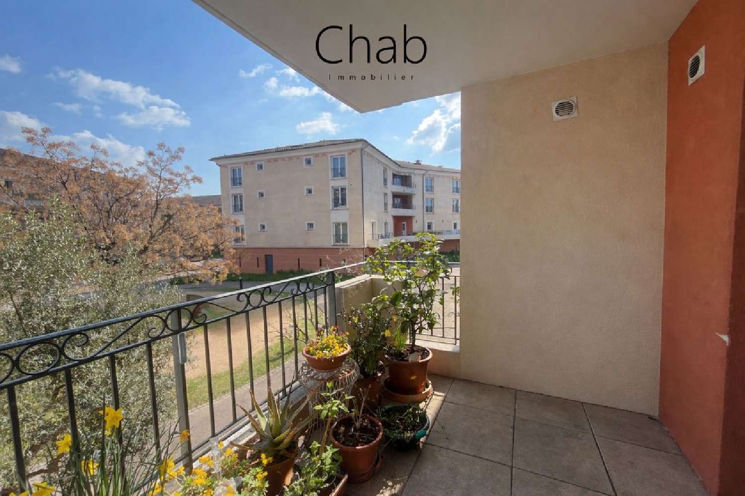  te koop appartement La Destrousse Bouches-du-Rhône 1