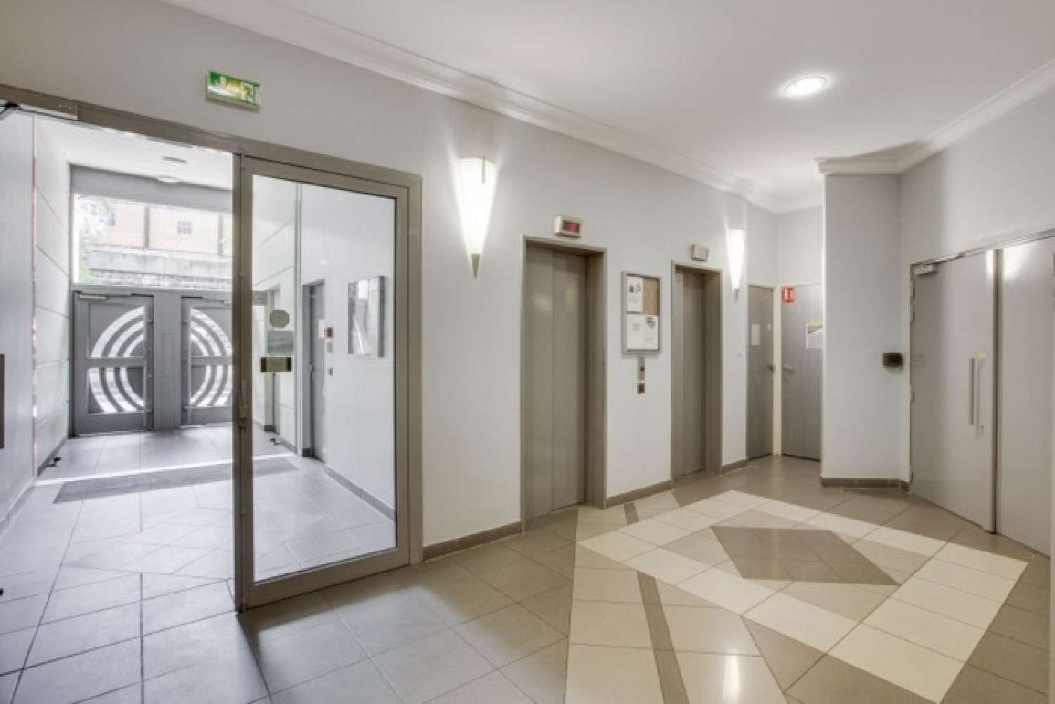  kaufen Wohnung/ Apartment Paris 18e Arrondissement Paris (Seine) 2