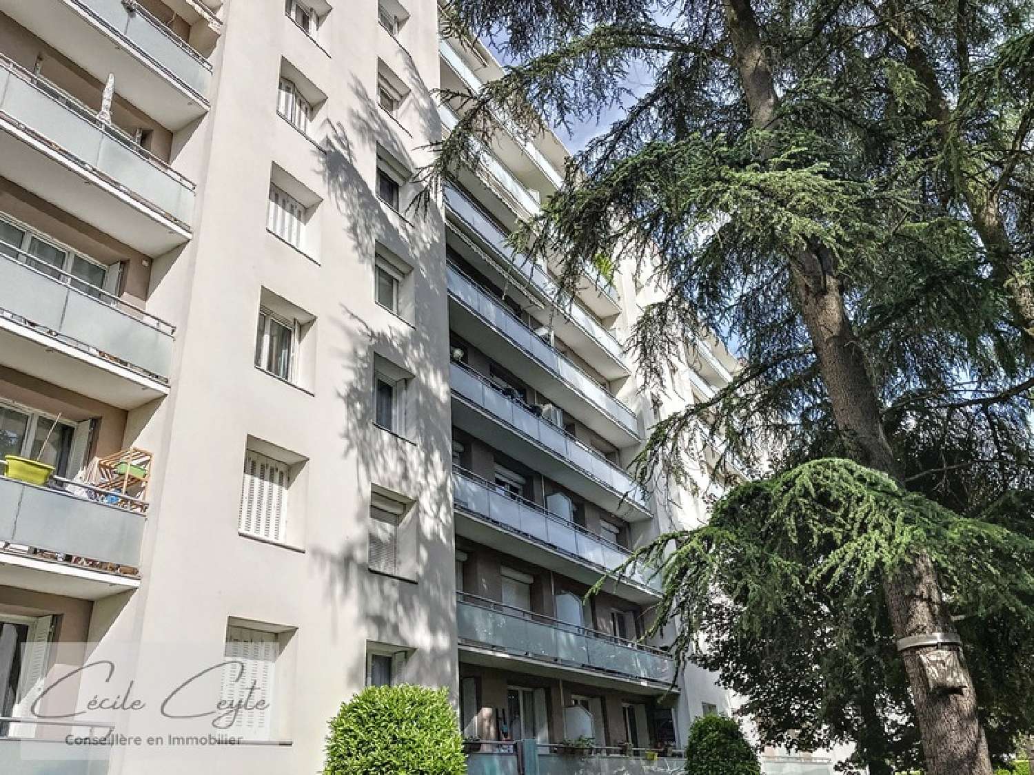 à vendre appartement Saint-Martin-d'Hères Isère 1