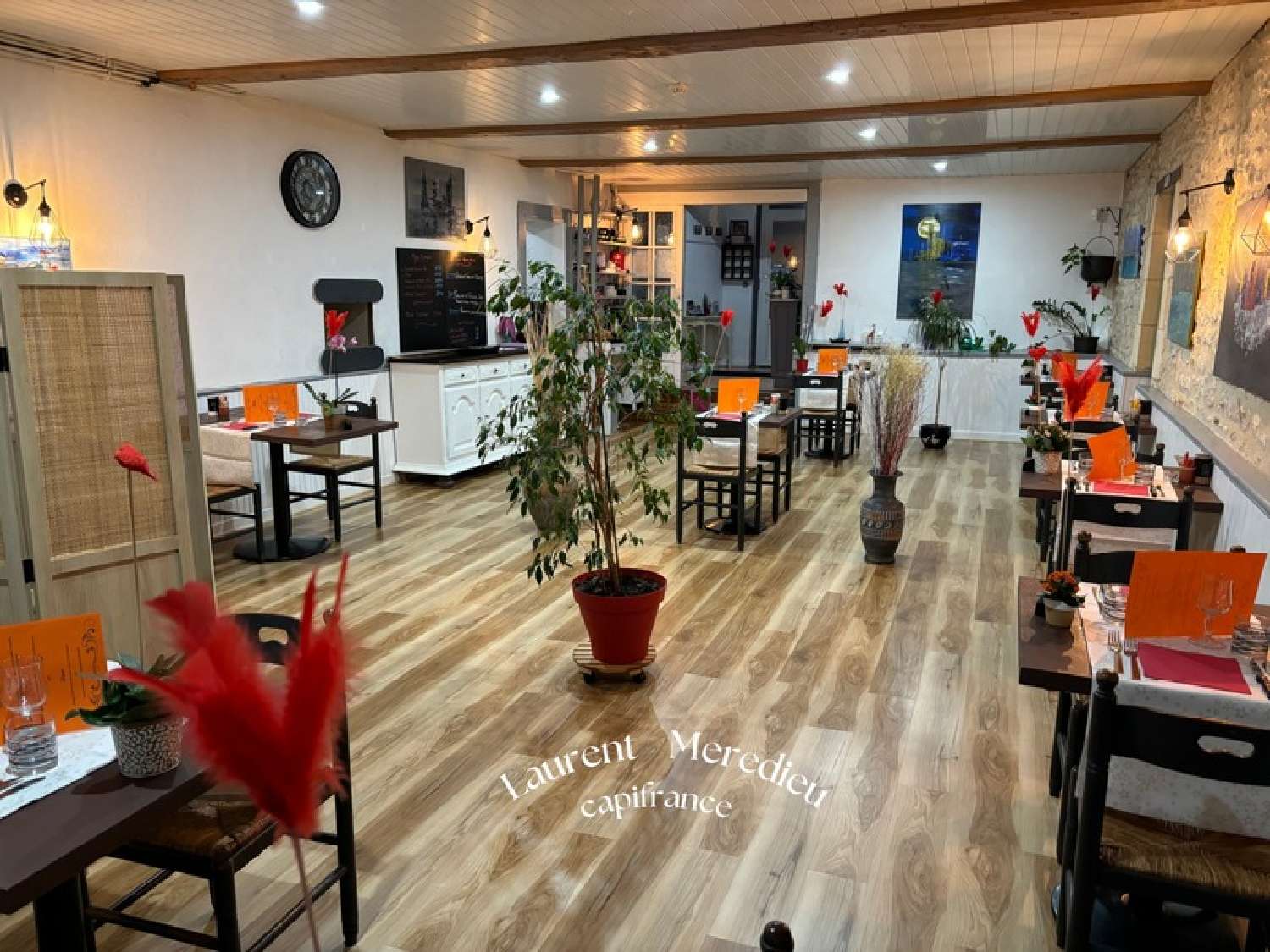  for sale bar cafe Mirambeau Charente-Maritime 1