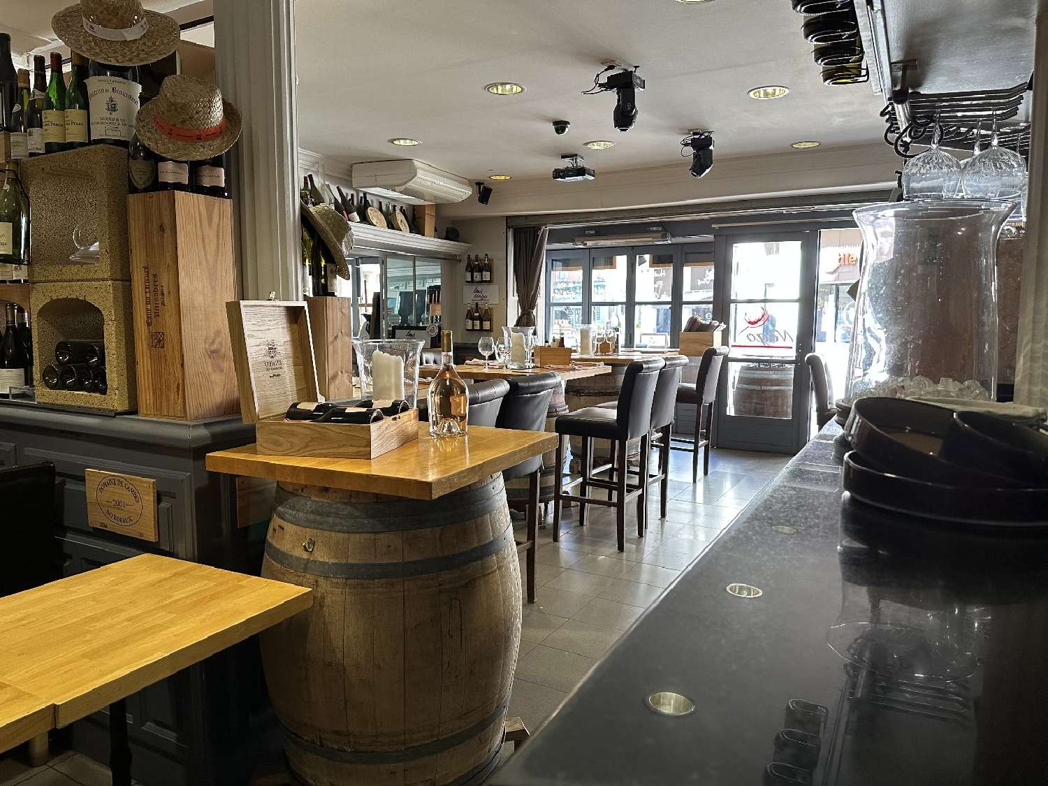 te koop bar-café Orange Vaucluse 2