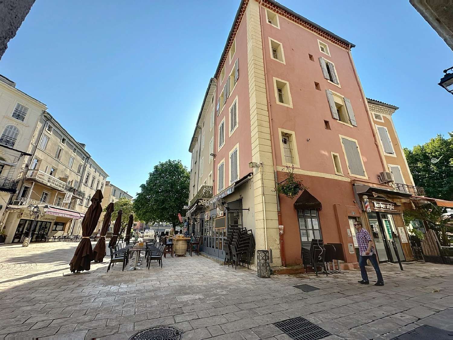 te koop bar-café Orange Vaucluse 4