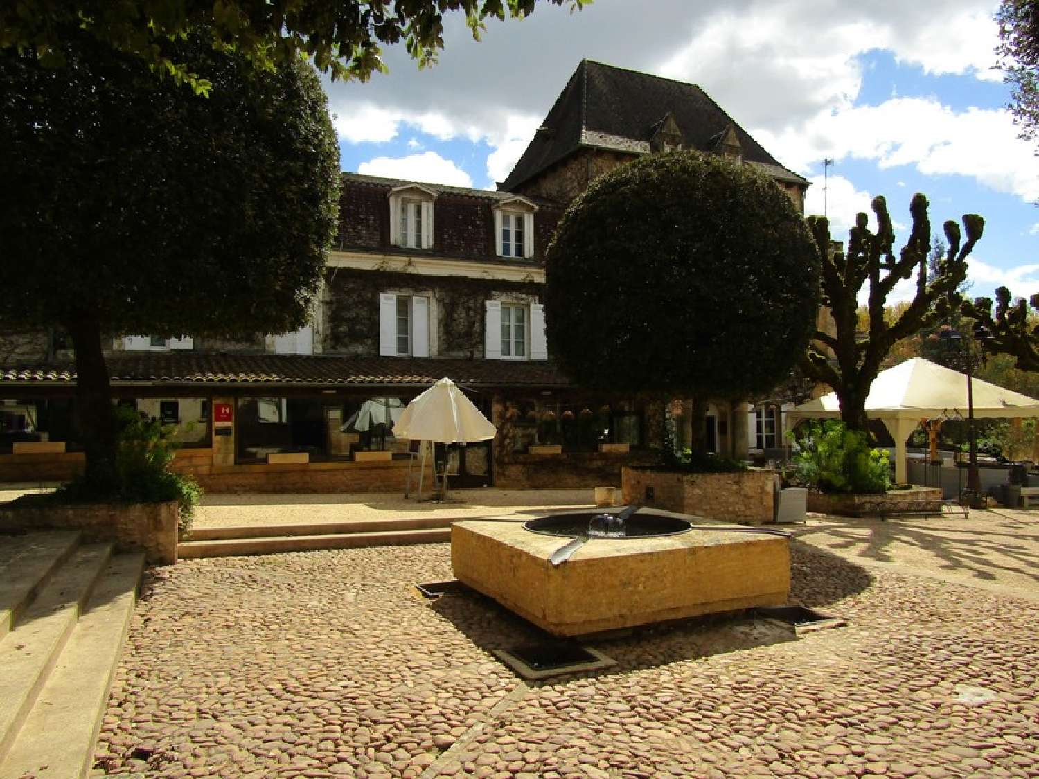  te koop bar-café Sireuil Dordogne 3