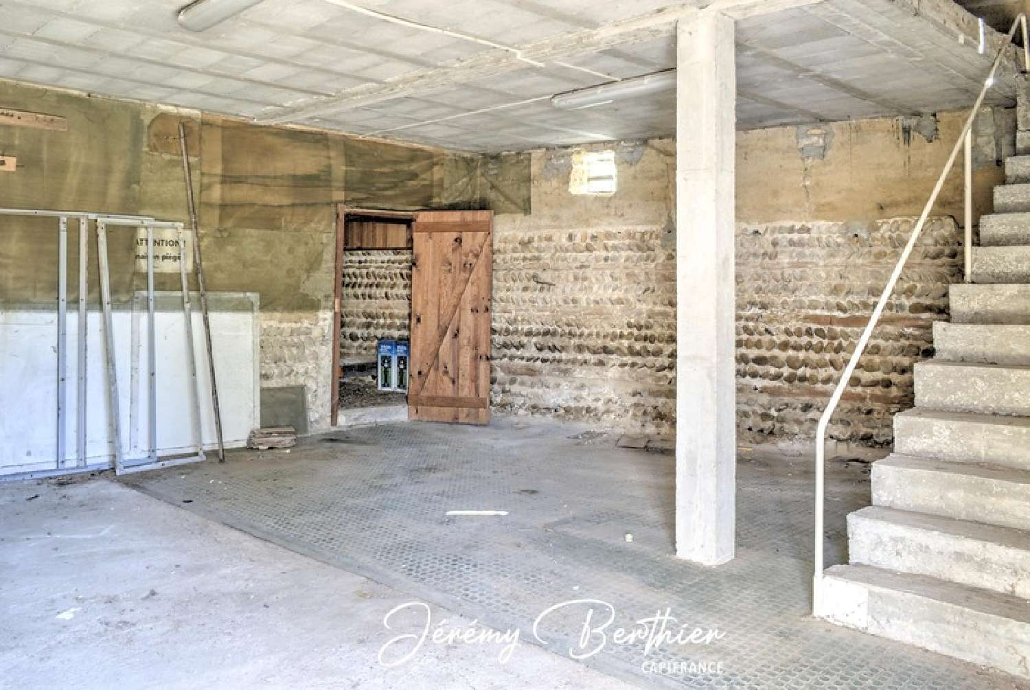  te koop schuur Genay Rhône 2