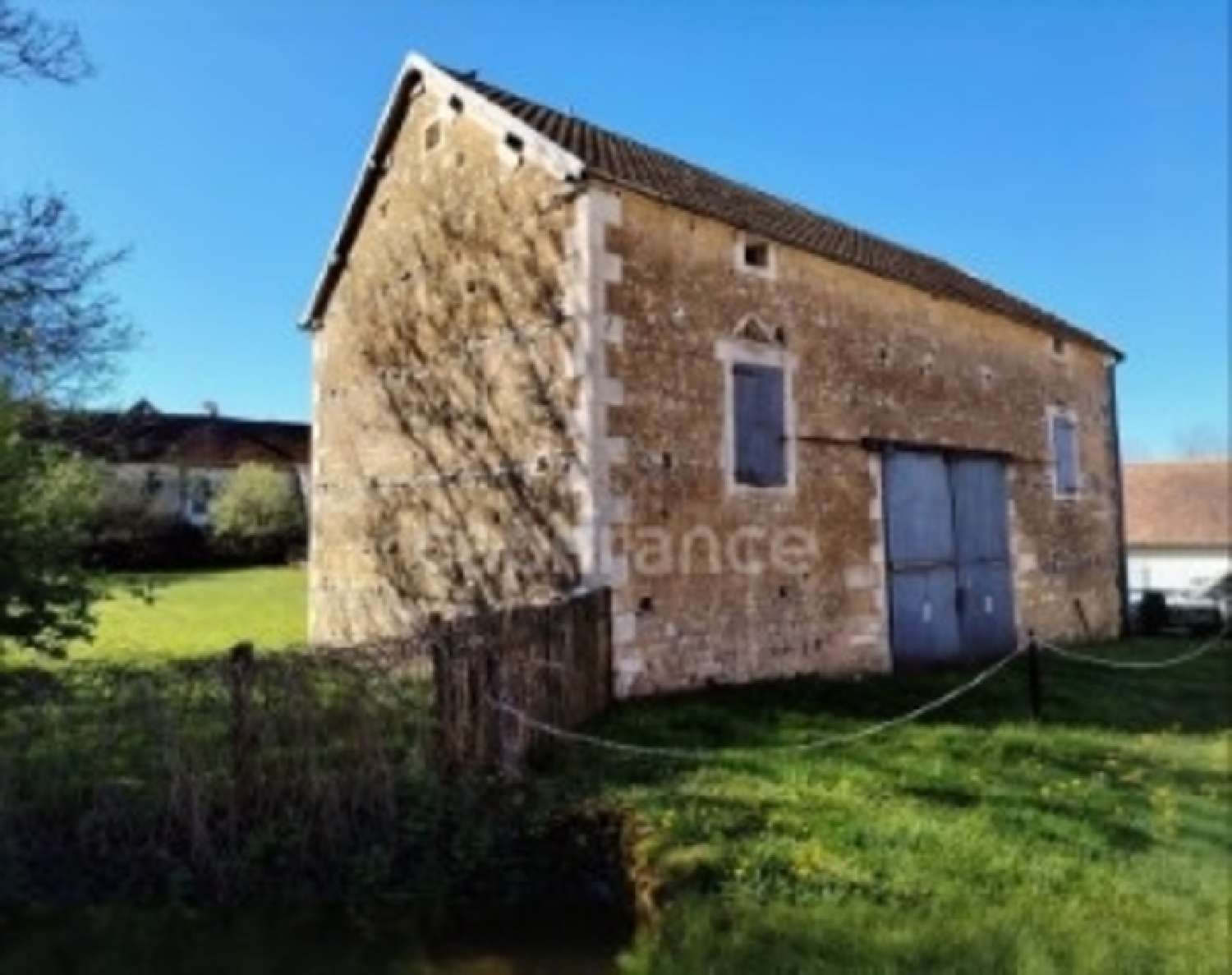  for sale barn Ouanne Yonne 1