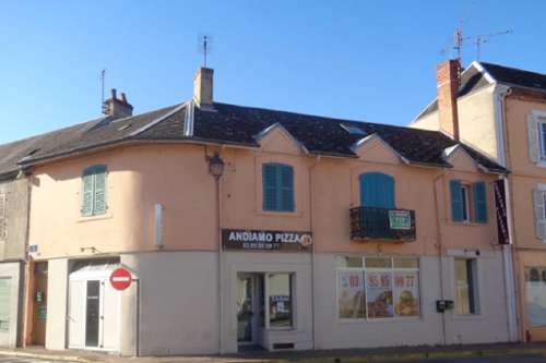 Bourbon-Lancy Saône-et-Loire gebouw foto