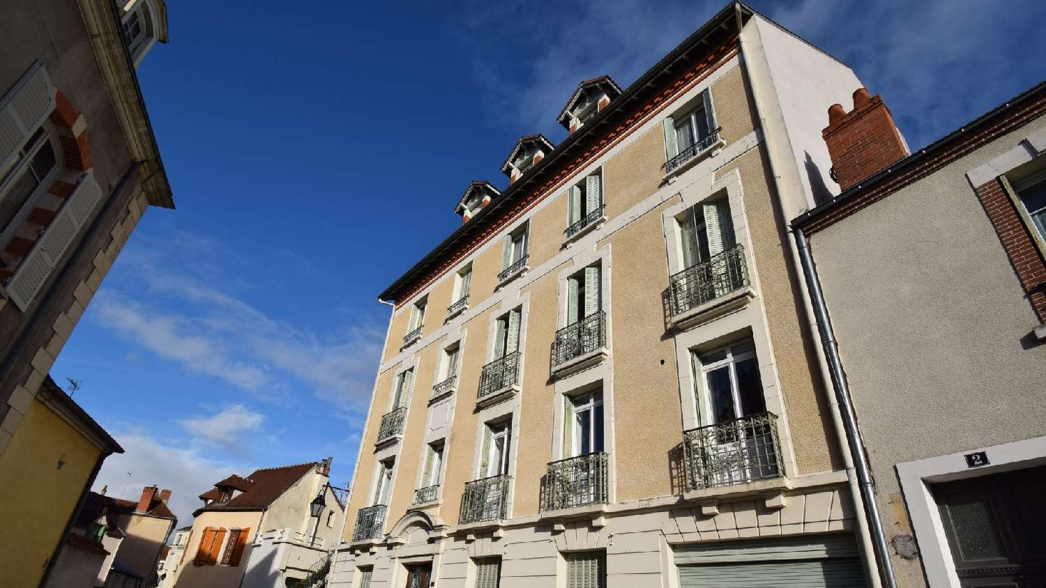  te koop gebouw Vichy Allier 2