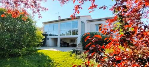 Bessines Deux-Sèvres Stadthaus Bild 7315038