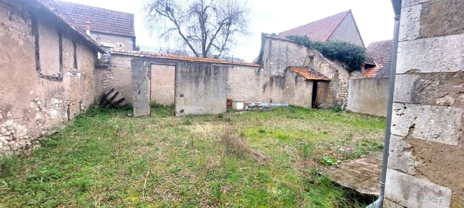  te koop stadshuis Boulleret Cher 2