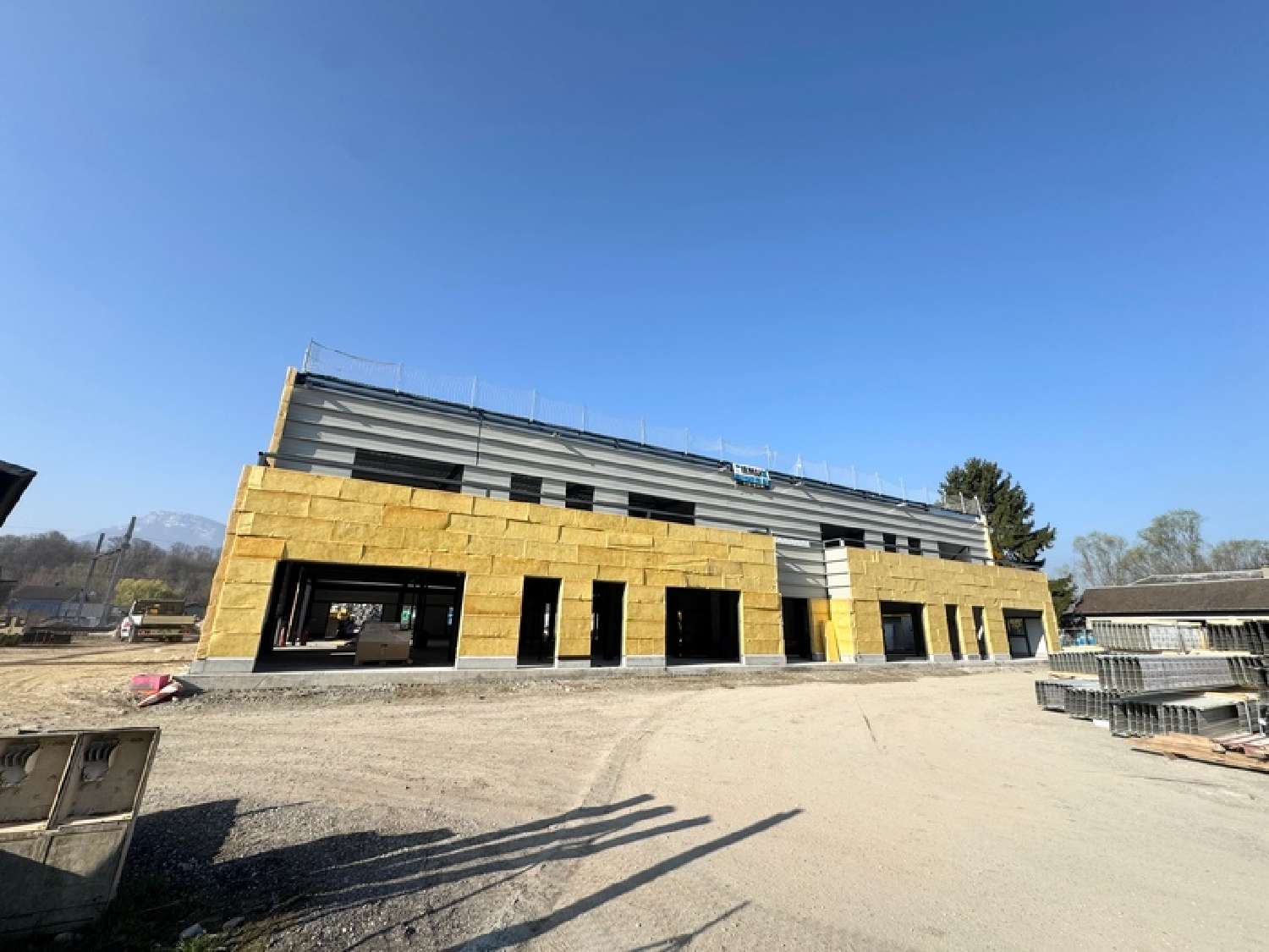 for sale commercial Chignin Savoie 3