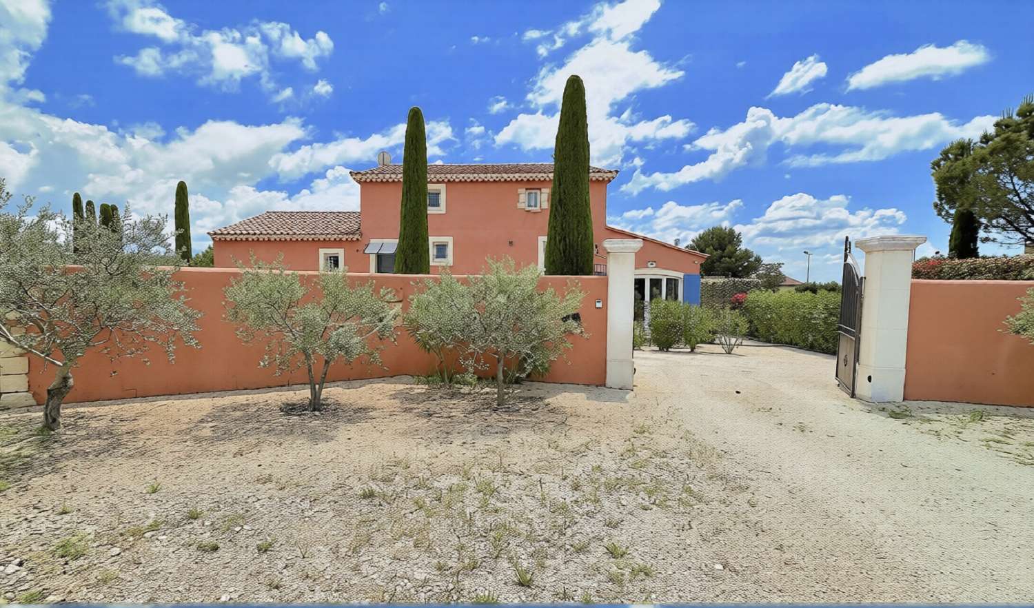  te koop landgoed Mazan Vaucluse 2