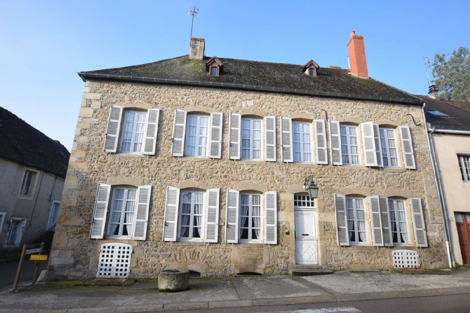  for sale estate Saint-Maurice-lès-Couches Saône-et-Loire 1