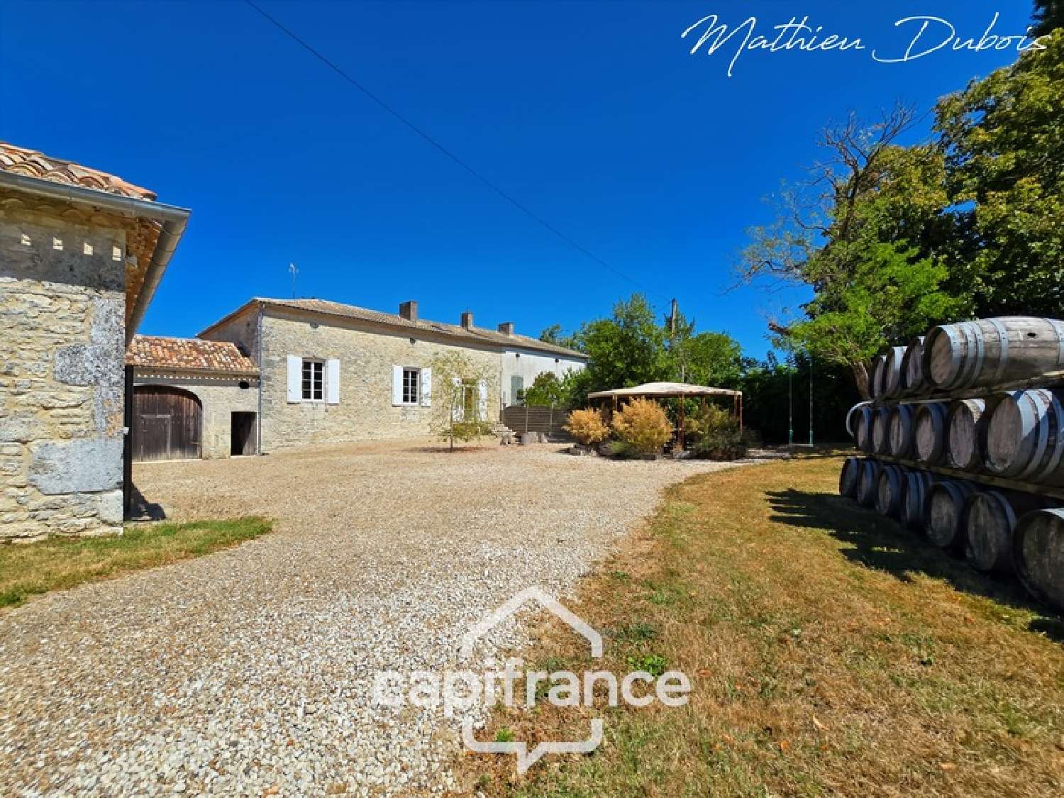 te koop landgoed Thénac Dordogne 1