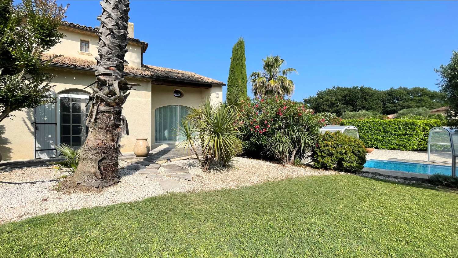 te koop landgoed Uzès Gard 1